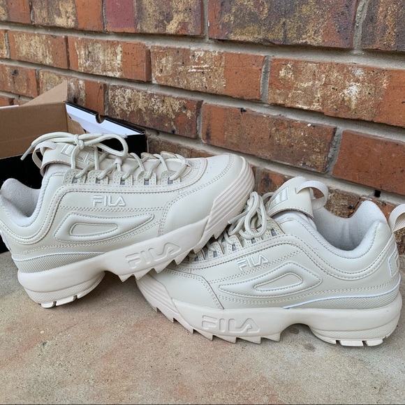 Fila Disruptor II in Turtledove color - Picture 2 of 5